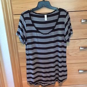 LuLaRoe Classic T
